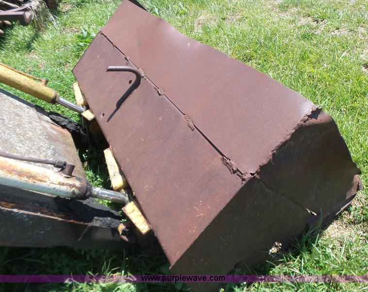 image for item L6126 International 3414 tractor