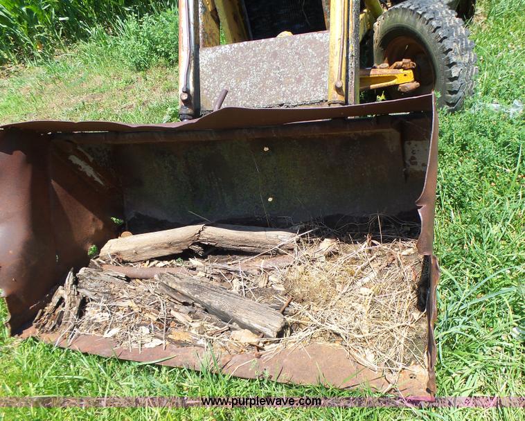 image for item L6126 International 3414 tractor