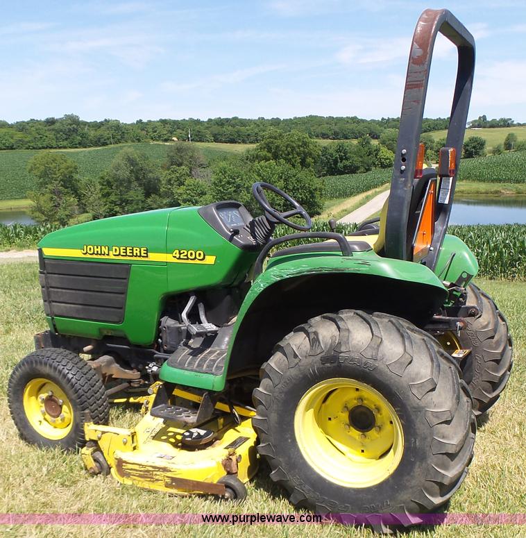 image for item L6151 1999 John Deere 4200 tractor