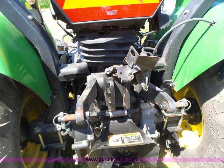 image for item L6151 1999 John Deere 4200 tractor