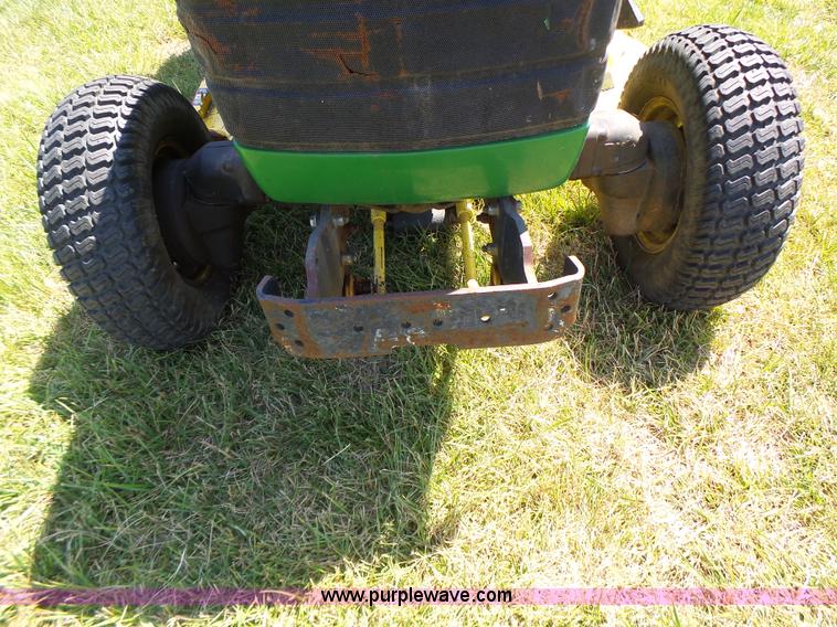 image for item L6151 1999 John Deere 4200 tractor