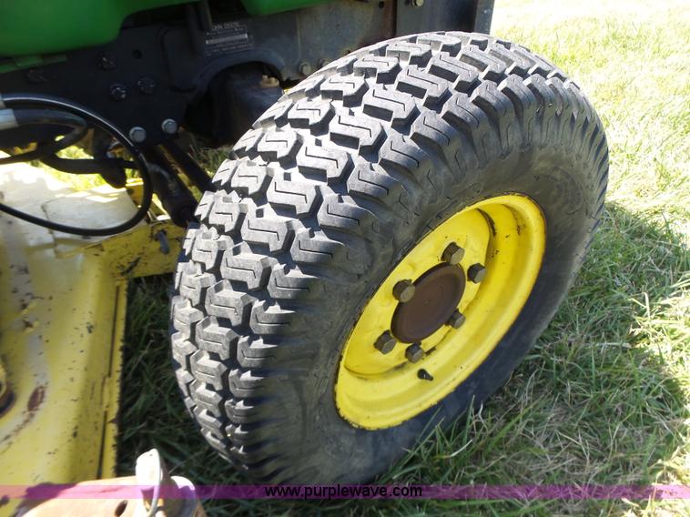 image for item L6151 1999 John Deere 4200 tractor