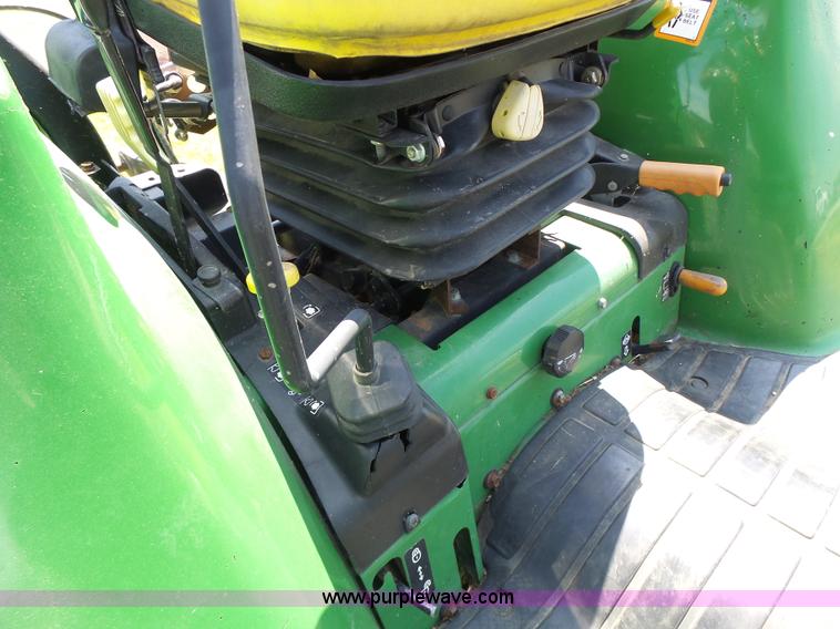 image for item L6151 1999 John Deere 4200 tractor