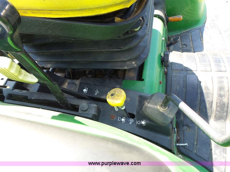 image for item L6151 1999 John Deere 4200 tractor