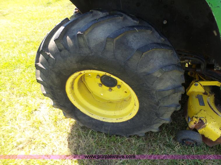 image for item L6151 1999 John Deere 4200 tractor