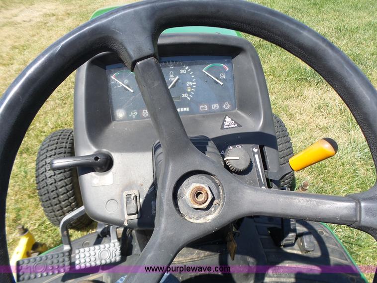 image for item L6151 1999 John Deere 4200 tractor