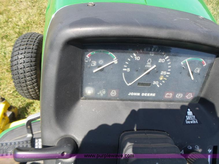 image for item L6151 1999 John Deere 4200 tractor