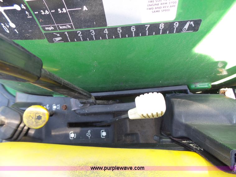 image for item L6151 1999 John Deere 4200 tractor