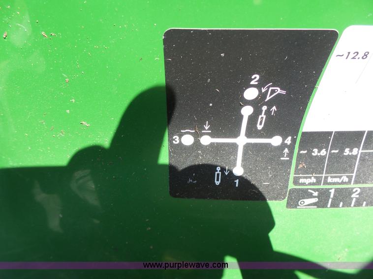 image for item L6151 1999 John Deere 4200 tractor