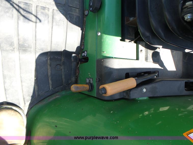 image for item L6151 1999 John Deere 4200 tractor