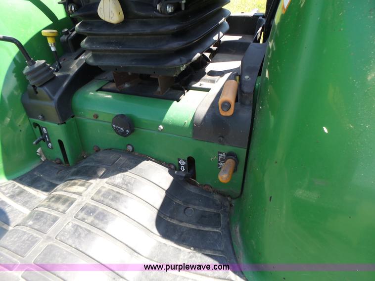 image for item L6151 1999 John Deere 4200 tractor