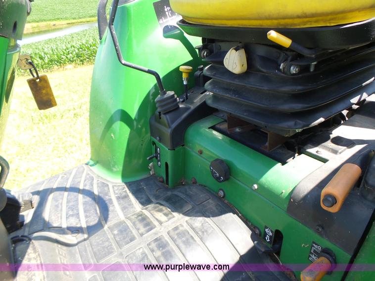 image for item L6151 1999 John Deere 4200 tractor