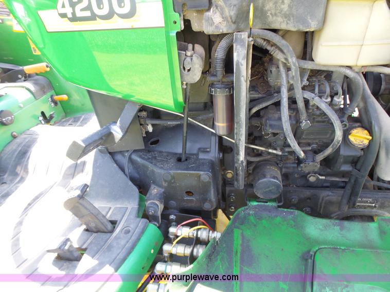 image for item L6151 1999 John Deere 4200 tractor