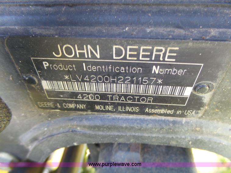image for item L6151 1999 John Deere 4200 tractor