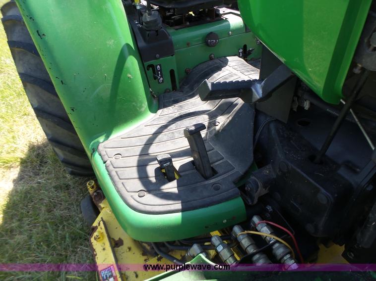 image for item L6151 1999 John Deere 4200 tractor