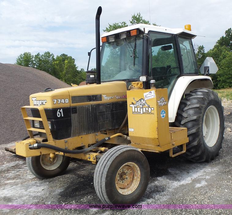 image for item L6170 New Holland 7740 tractor