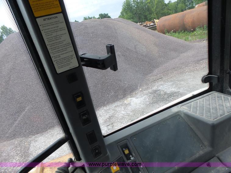 image for item L6170 New Holland 7740 tractor