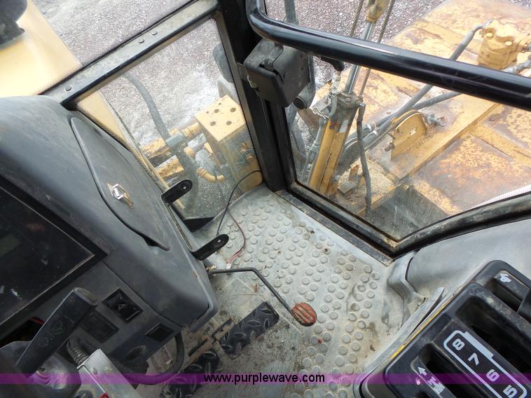 image for item L6170 New Holland 7740 tractor