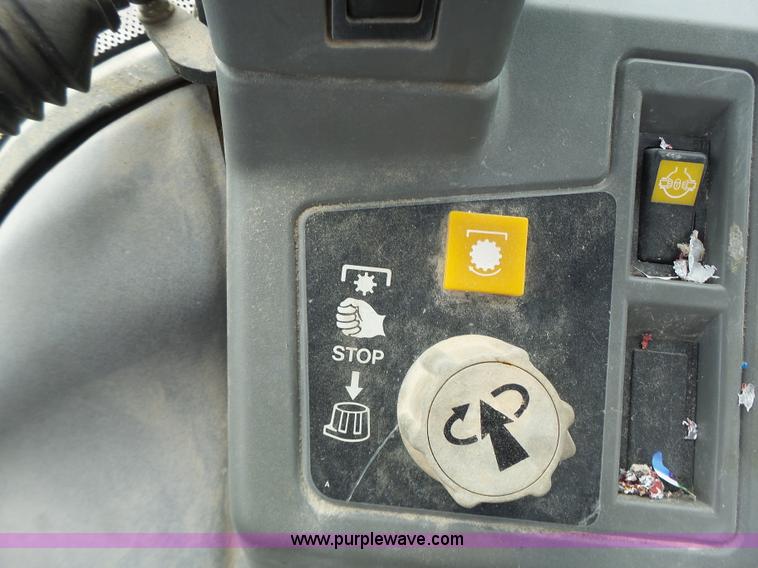 image for item L6170 New Holland 7740 tractor