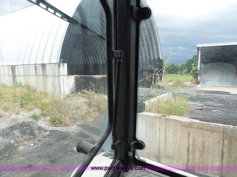 image for item L6170 New Holland 7740 tractor