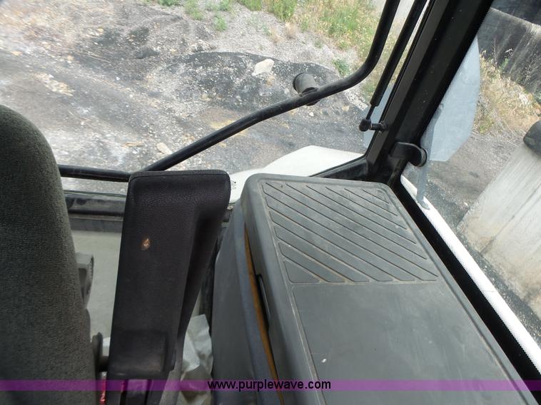 image for item L6170 New Holland 7740 tractor