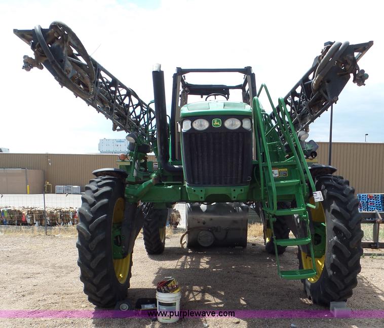 image for item L6753 2009 John Deere 4830 self-propelled sprayer