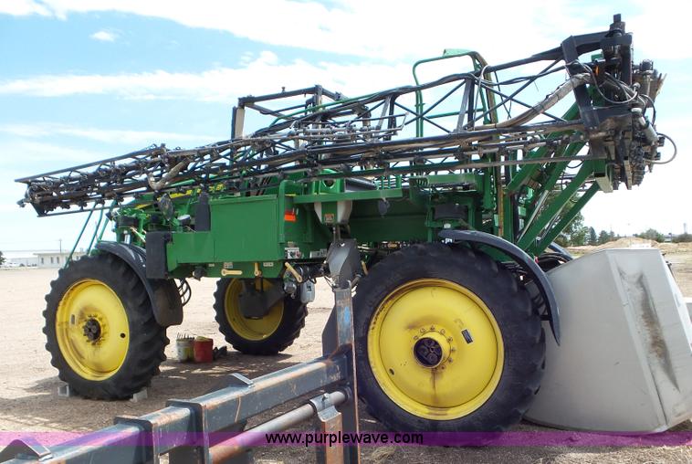 image for item L6753 2009 John Deere 4830 self-propelled sprayer