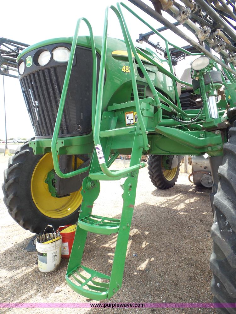 image for item L6753 2009 John Deere 4830 self-propelled sprayer