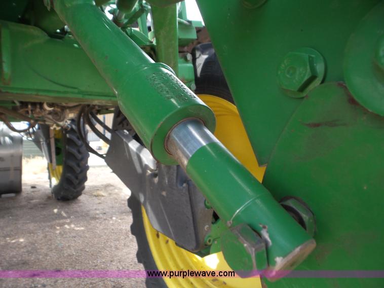 image for item L6753 2009 John Deere 4830 self-propelled sprayer