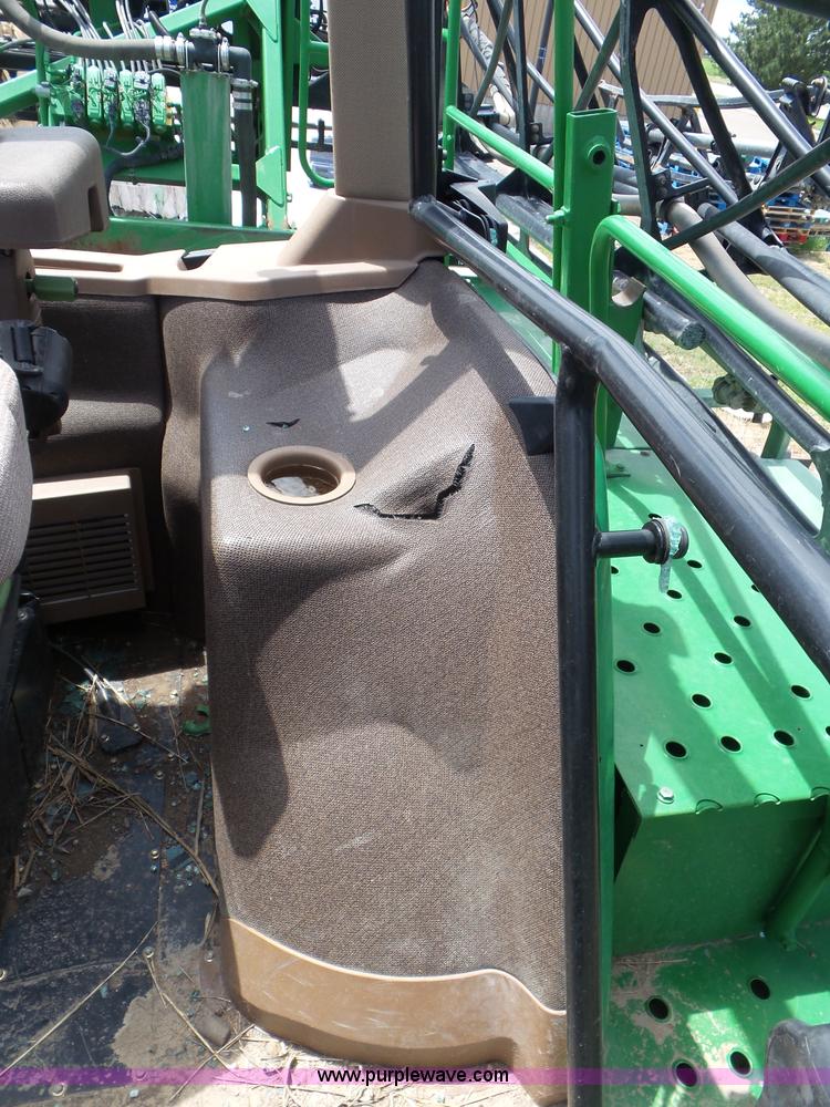 image for item L6753 2009 John Deere 4830 self-propelled sprayer