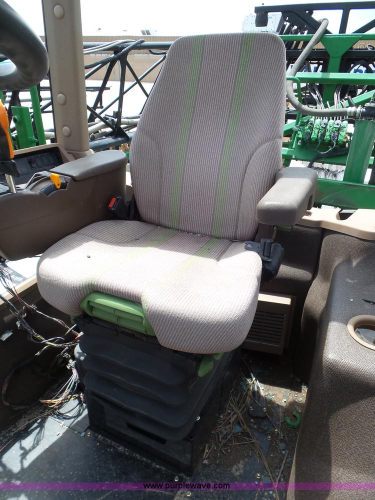 image for item L6753 2009 John Deere 4830 self-propelled sprayer