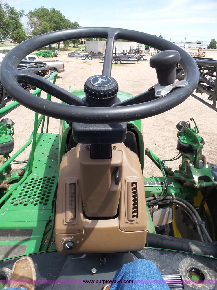 image for item L6753 2009 John Deere 4830 self-propelled sprayer