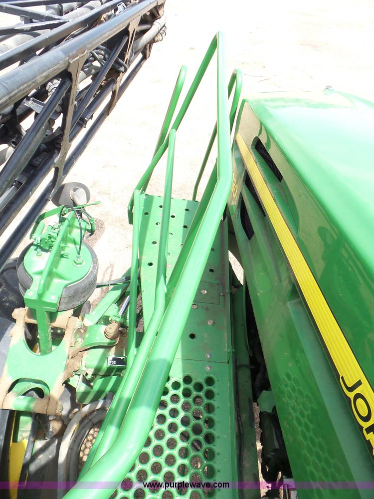 image for item L6753 2009 John Deere 4830 self-propelled sprayer