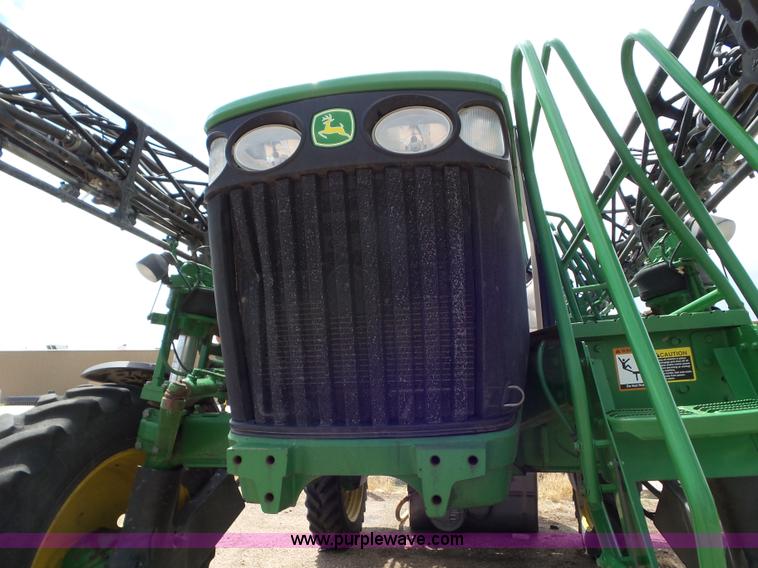 image for item L6753 2009 John Deere 4830 self-propelled sprayer
