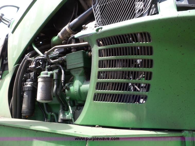 image for item L6753 2009 John Deere 4830 self-propelled sprayer