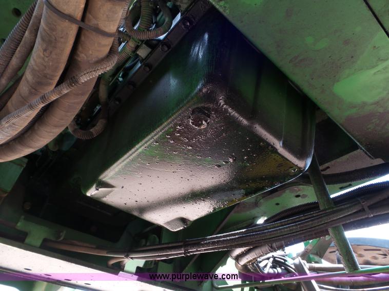 image for item L6753 2009 John Deere 4830 self-propelled sprayer