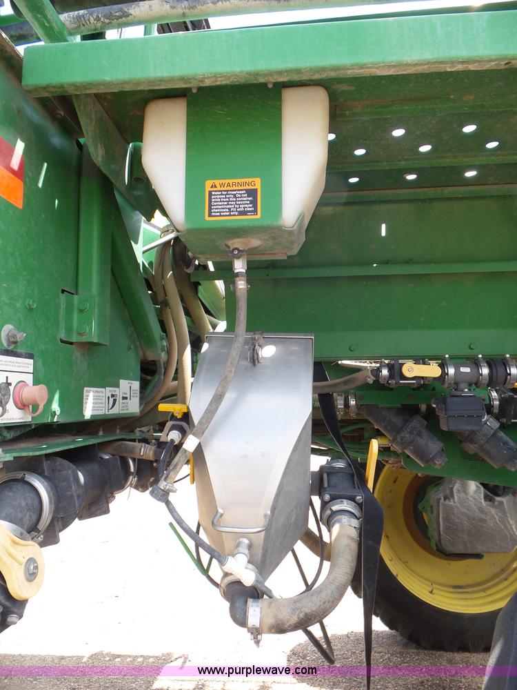 image for item L6753 2009 John Deere 4830 self-propelled sprayer