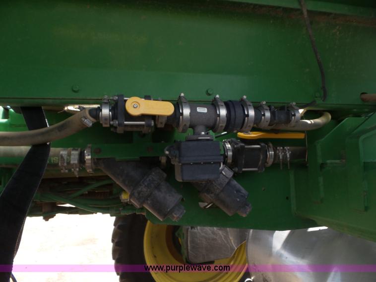image for item L6753 2009 John Deere 4830 self-propelled sprayer
