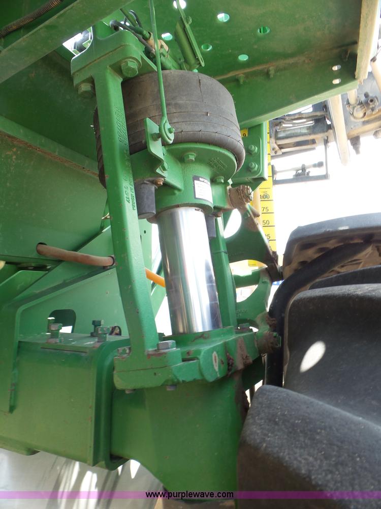 image for item L6753 2009 John Deere 4830 self-propelled sprayer