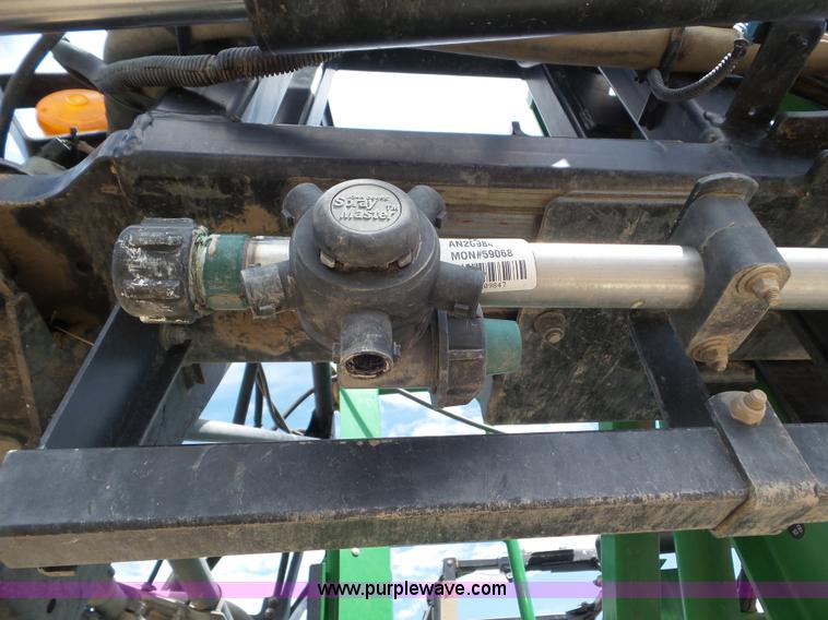 image for item L6753 2009 John Deere 4830 self-propelled sprayer