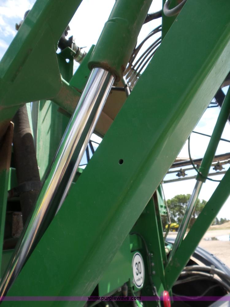 image for item L6753 2009 John Deere 4830 self-propelled sprayer