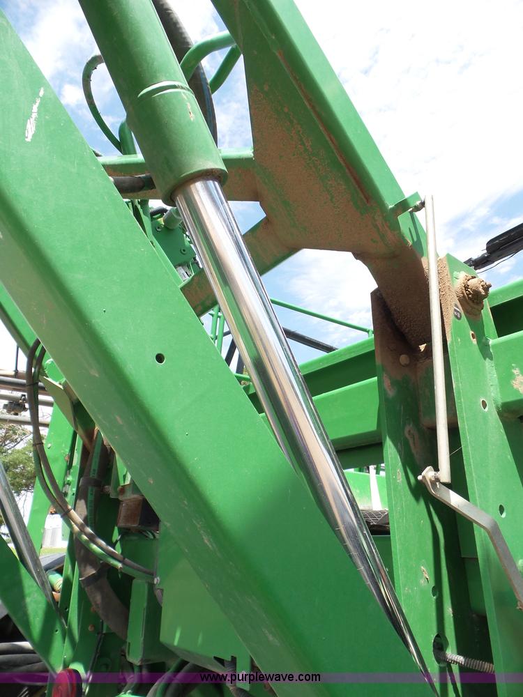 image for item L6753 2009 John Deere 4830 self-propelled sprayer