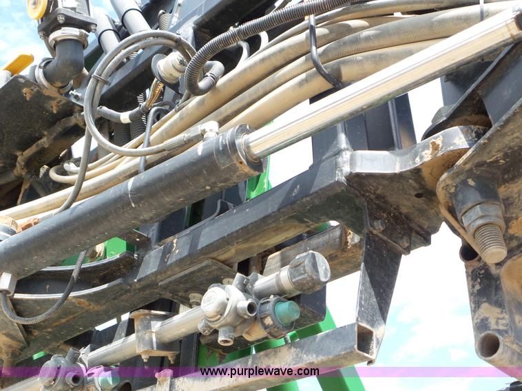 image for item L6753 2009 John Deere 4830 self-propelled sprayer