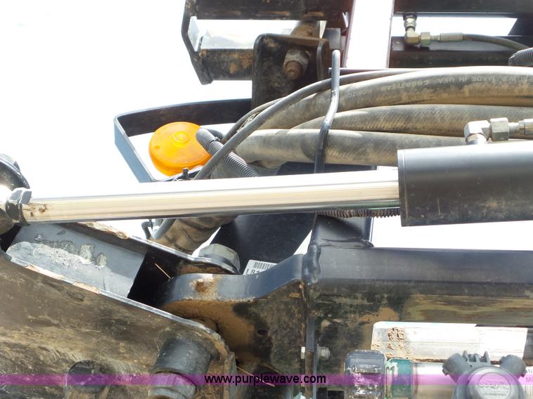 image for item L6753 2009 John Deere 4830 self-propelled sprayer