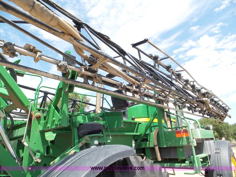 image for item L6753 2009 John Deere 4830 self-propelled sprayer