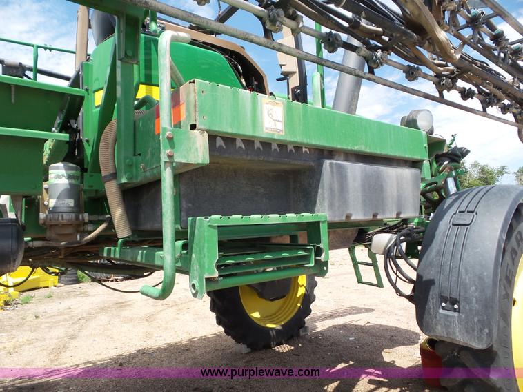 image for item L6753 2009 John Deere 4830 self-propelled sprayer