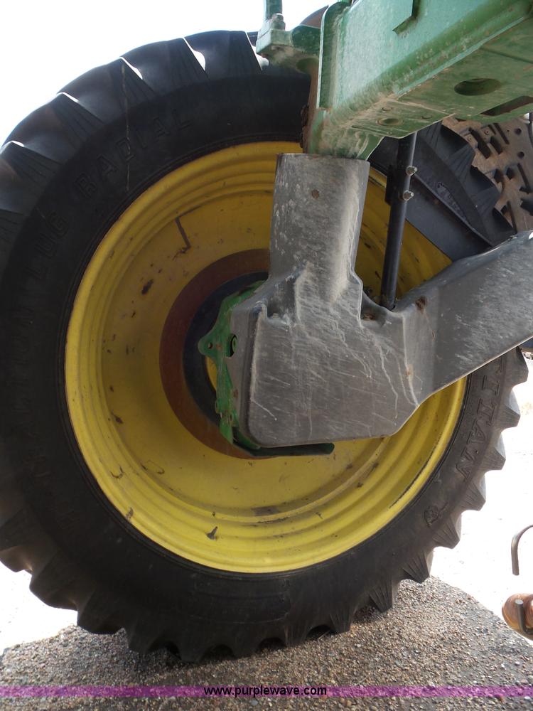 image for item L6753 2009 John Deere 4830 self-propelled sprayer