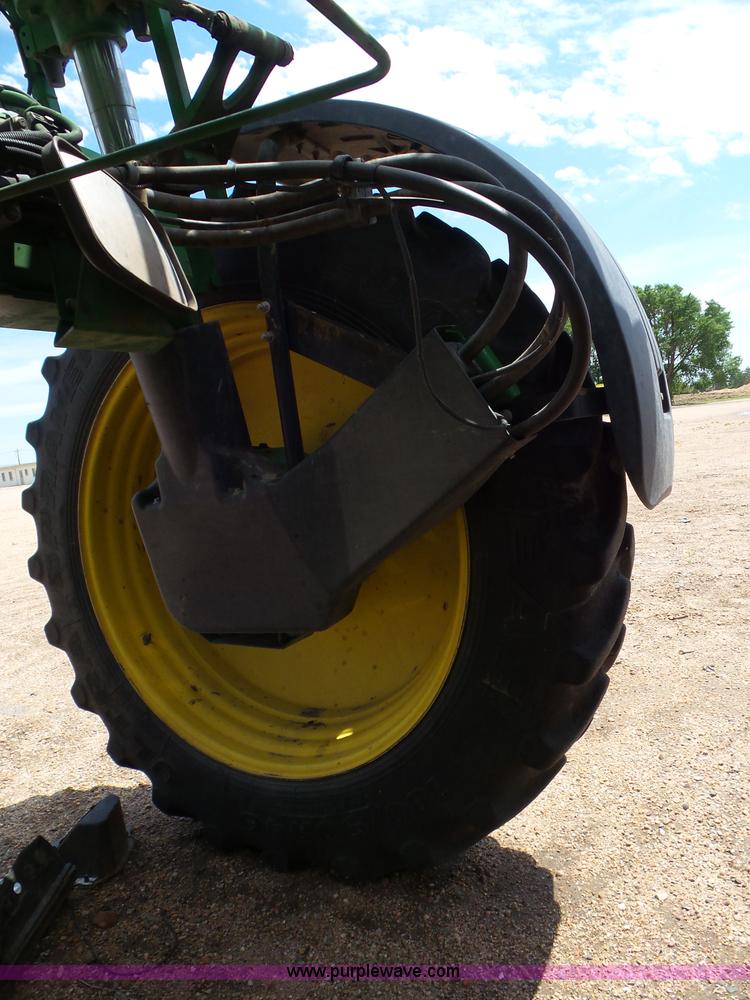 image for item L6753 2009 John Deere 4830 self-propelled sprayer