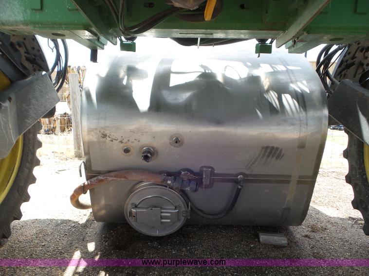 image for item L6753 2009 John Deere 4830 self-propelled sprayer