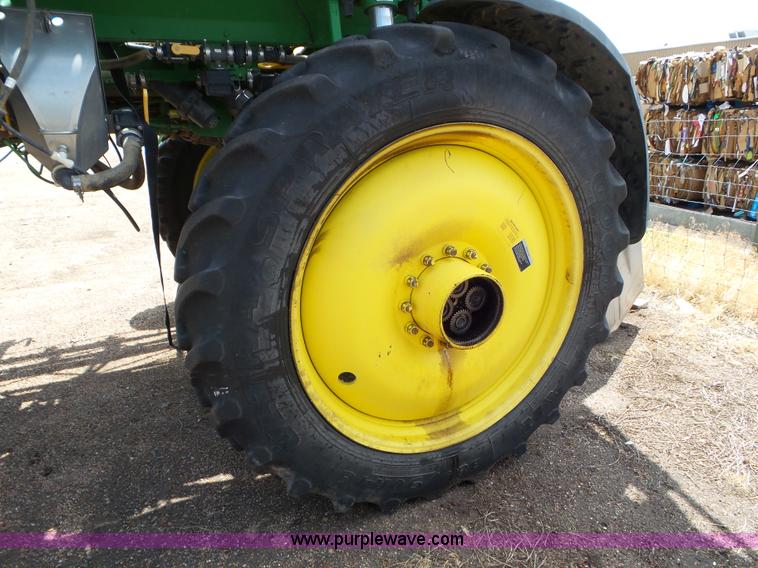 image for item L6753 2009 John Deere 4830 self-propelled sprayer